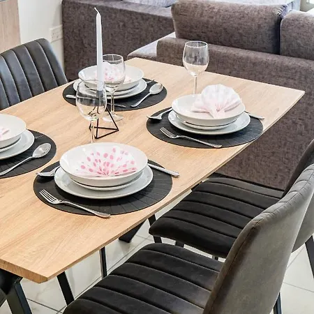 Διαμέρισμα Adolina One Bedroom 202 By Ezoria Πάφος