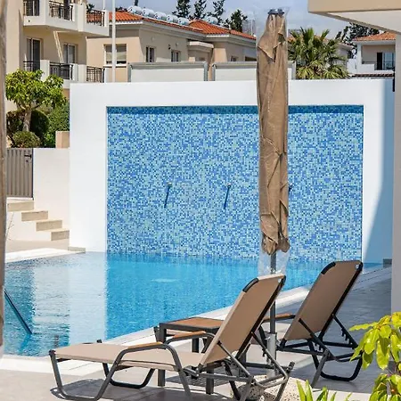 Adolina One Bedroom 202 By Ezoria Διαμέρισμα
