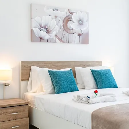 Adolina One Bedroom 202 By Ezoria Διαμέρισμα