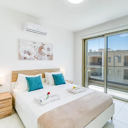 Adolina One Bedroom 202 By Ezoria Διαμέρισμα